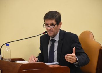 Piñeiro reclamó al intendente por el transporte urbano y al gobernador por barrios inundables