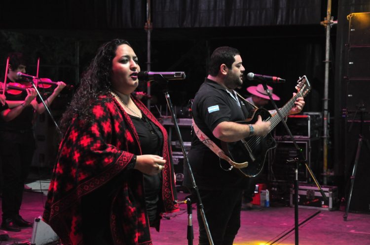 Más de 22 mil personas celebraron la Revolución de Mayo en El Colorado