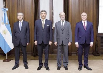 Insfrán, en «modo opositor» a Larreta, se sumó a gobernadores que cuestionan «la injerencia indebida» de la justicia