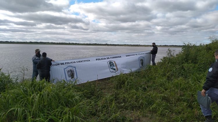 Macabro: fue a pescar y encontró restos humanos en la ribera