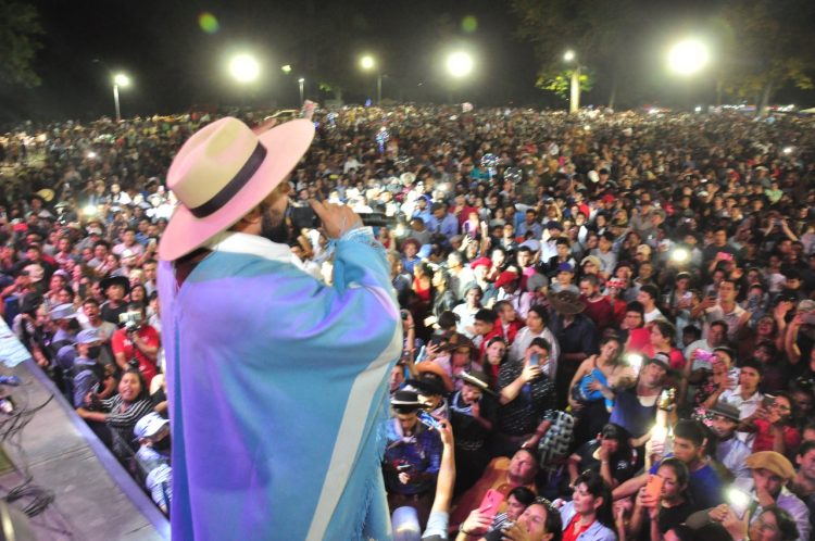 Más de 22 mil personas celebraron la Revolución de Mayo en El Colorado