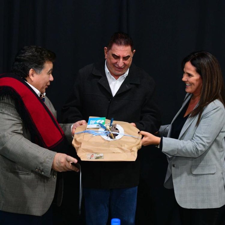 Jofré firmó convenio de cooperación con Mario Ishii, intendente de José C Paz