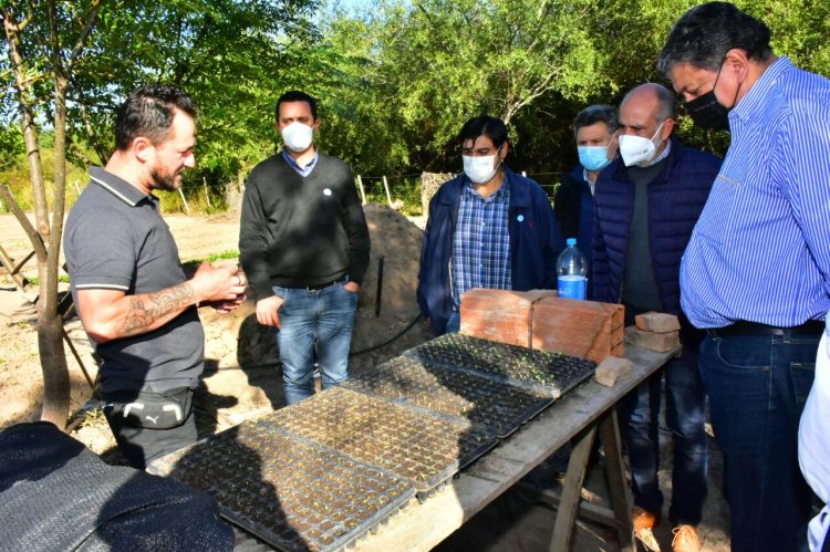 Eber Solís acompañó jornada de capacitación y asistencia a pequeños productores de Güemes