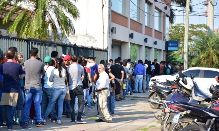 El gobierno asegura que hay menos desocupados y que sólo 3 mil personas no tienen trabajo