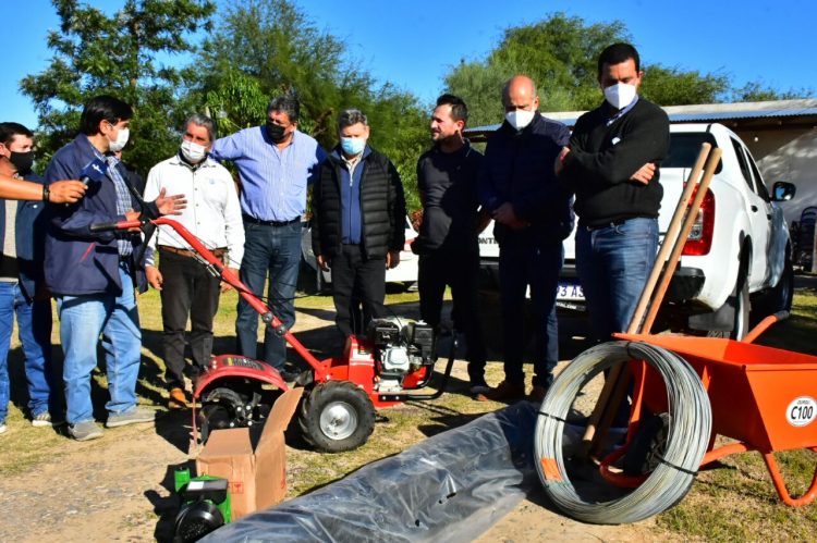 Eber Solís acompañó jornada de capacitación y asistencia a pequeños productores de Güemes