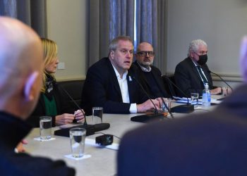 Docentes: Perczyk acordó con gremios un aumento salarial del 60,8%