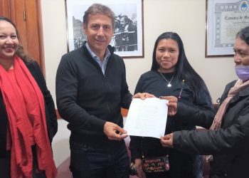 Naidenoff recibió a la esposa de Félix Díaz en el Senado