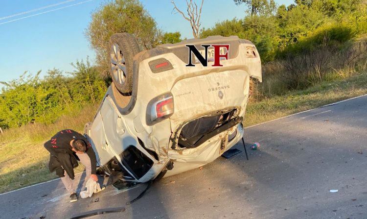 Un chaqueño volcó con su auto en El Colorado y logró salir ileso