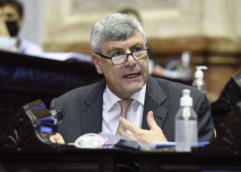 Buryaile y bloque de JxC piden informes sobre el desabastecimiento de gasoil