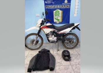 Una mujer y su novio decidieron ser motochorros y robaban a punta de pistola