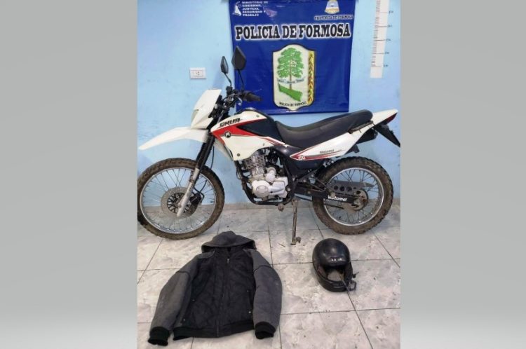 Una mujer y su novio decidieron ser motochorros y robaban a punta de pistola