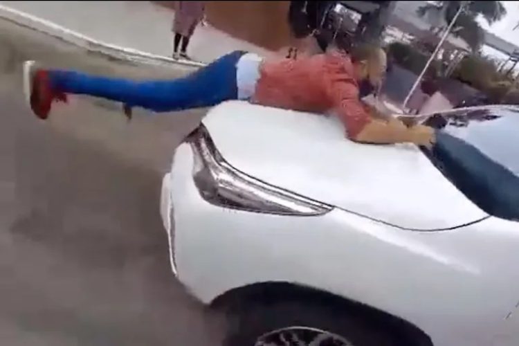 El comerciante que se montó a la camioneta de Aníbal Gómez, sobreseído