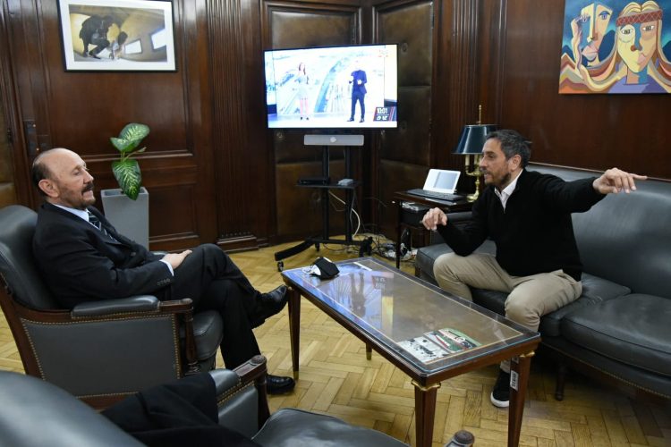 Cabandié recibió a Insfrán en Buenos Aires por una importante obra ambiental