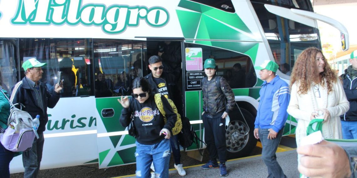 Paoltroni ayudó a que más de cien estudiantes vengan desde Córdoba por el día del padre