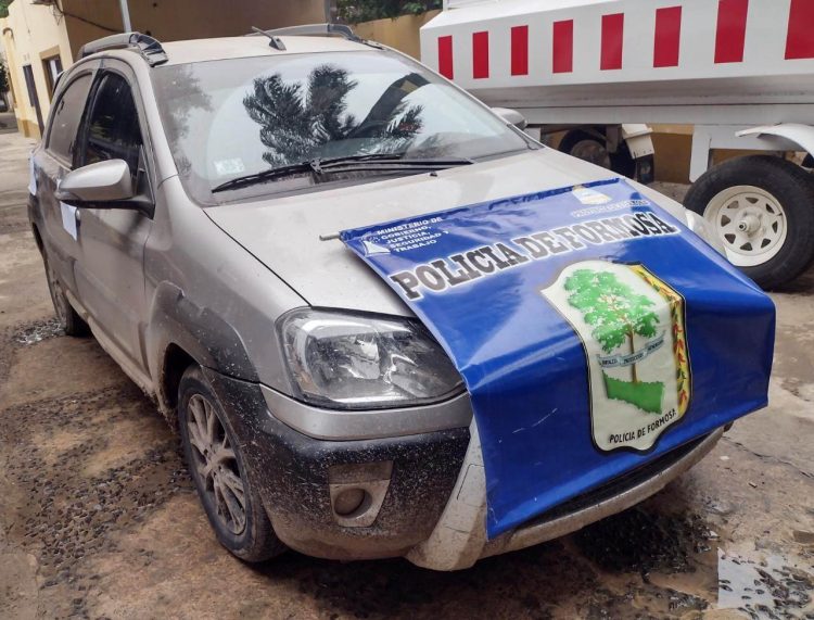 Robaron un auto en pleno centro y lo abandonaron en el barrio Emilio Tomás
