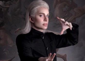 Formoseño gastó fortunas y viajó por el mundo para parecerse a un elfo