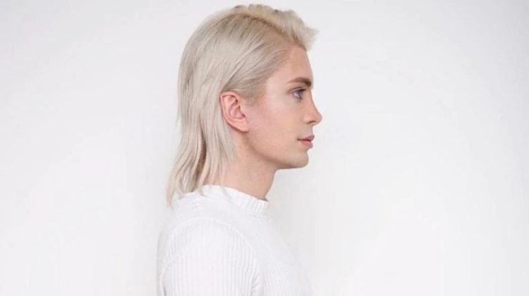 Formoseño gastó fortunas y viajó por el mundo para parecerse a un elfo