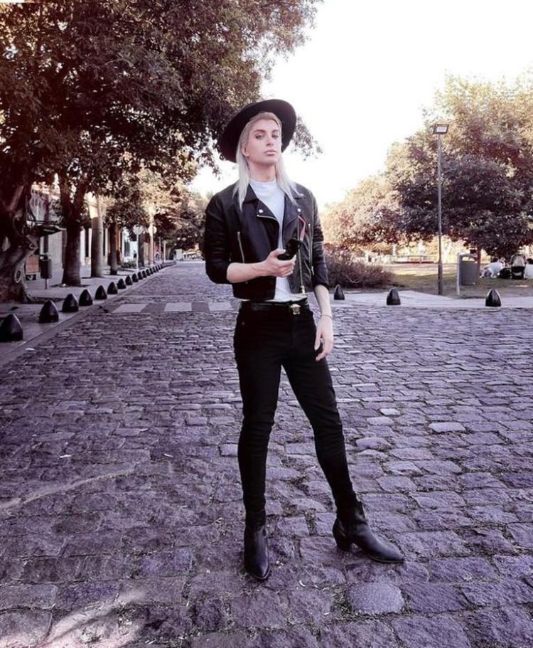 Formoseño gastó fortunas y viajó por el mundo para parecerse a un elfo