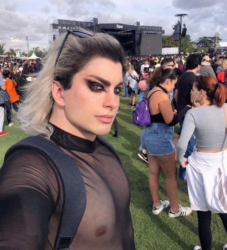 Formoseño gastó fortunas y viajó por el mundo para parecerse a un elfo