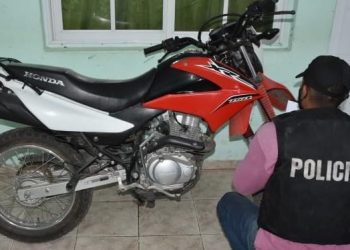 Recuperan una moto de alta cilindrada y un tubo de gas