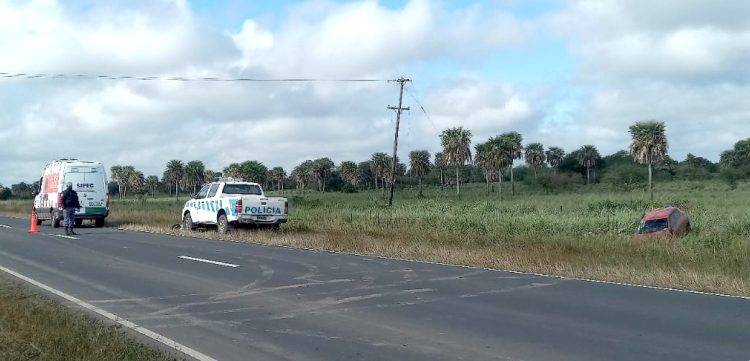 Despiste y vuelco de un auto terminó con la vida de una mujer de 43 años