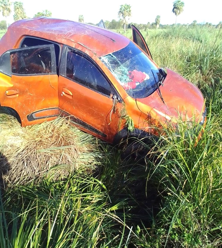 Despiste y vuelco de un auto terminó con la vida de una mujer de 43 años