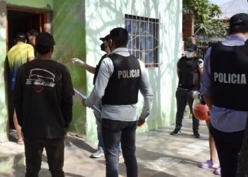 Vendía paquetes de viajes pero sus clientes nunca viajaron: quedó detenida