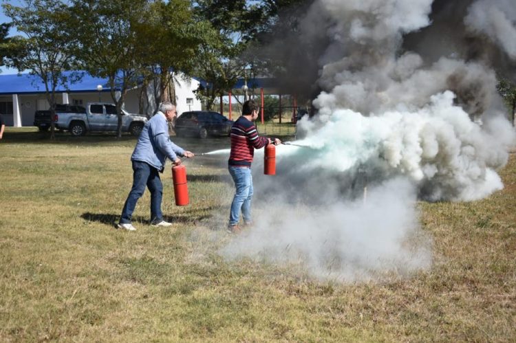 Se concretó una charla informativa y de actualización aeronáutica