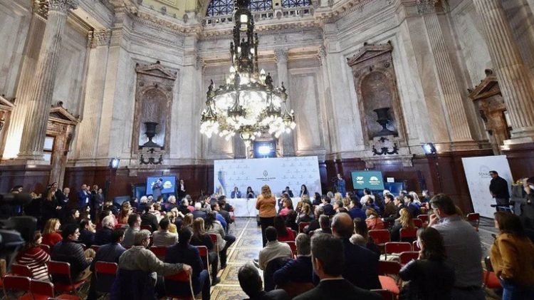 Mayans propuso: “Cristina Presidente 2023”