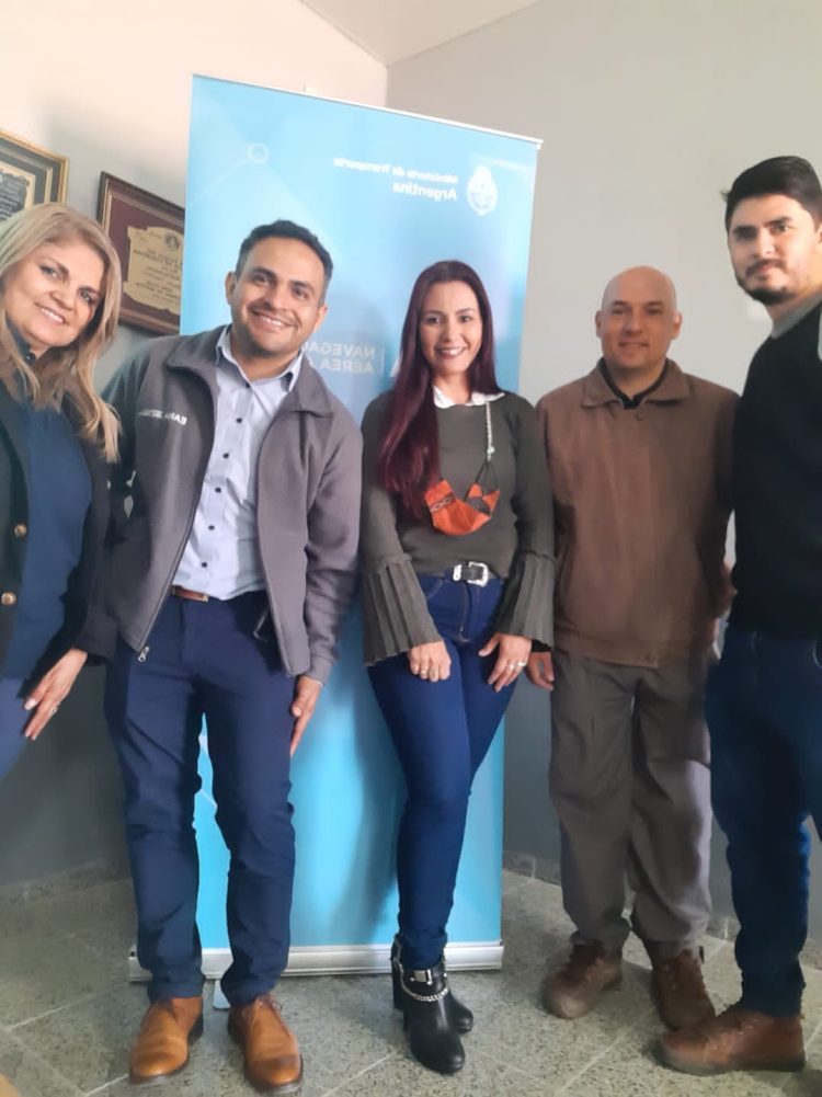 Se concretó una charla informativa y de actualización aeronáutica