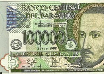 El camino de la moneda paraguaya, que pone en evidencia la debilidad del peso argentino