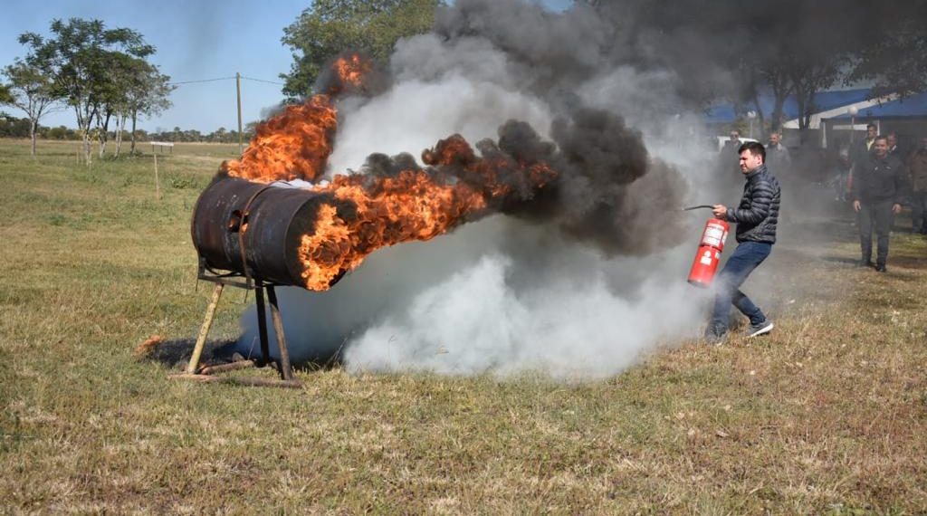 Se concretó una charla informativa y de actualización aeronáutica