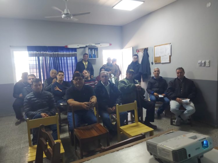 Se concretó una charla informativa y de actualización aeronáutica