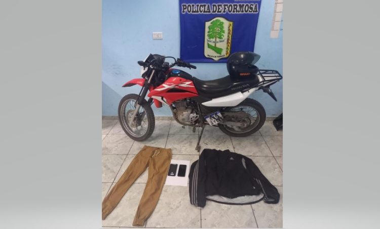 Motochorros asaltaron a una mujer de 70 años: fueron detenidos