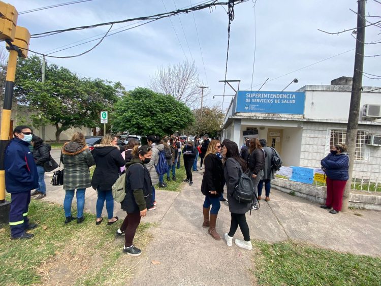 Reclamo de prestadores a la Superintendencia de Salud por pagos atrasados