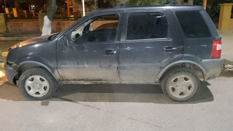 Dejó su camioneta con llaves puestas y se la robaron pero la Policía la recuperó