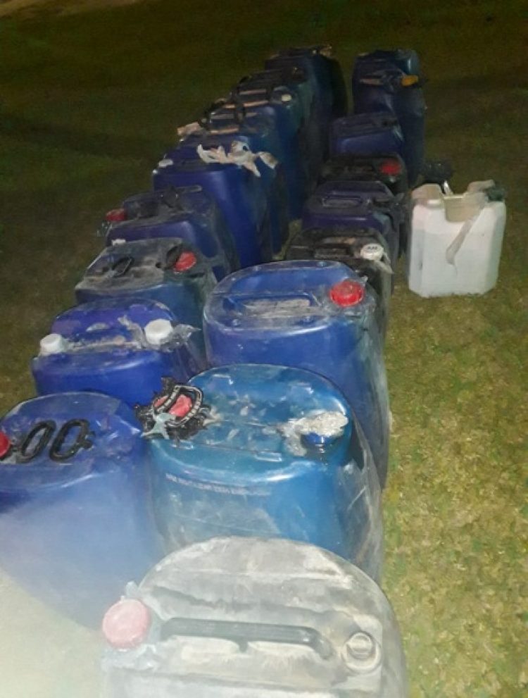 Secuestran más de 1800 litros de nafta en dos procedimientos