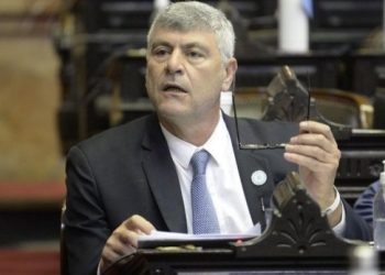 Buryaile promueve juicio político a Alberto por «su reiterada intromisión en el Poder Judicial»