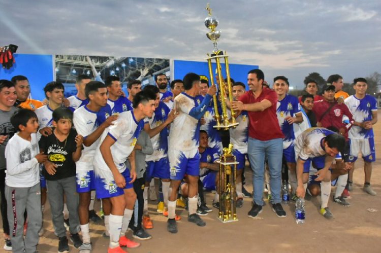 El seleccionado de Ingeniero Juárez se coronó campeón del torneo de la amistad