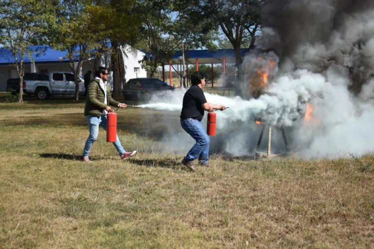 Se concretó una charla informativa y de actualización aeronáutica