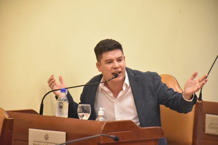 Casadei: «Desde el Concejo, evitamos el aumento del boleto que impulsó el Intendente»