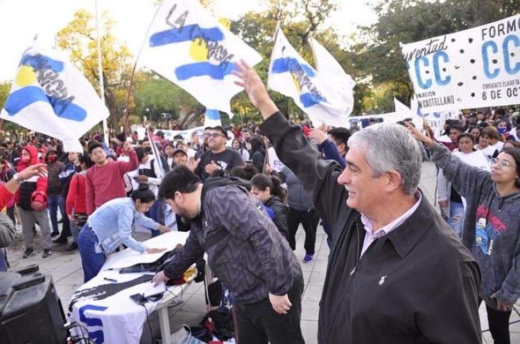 Masiva marcha de militantes y funcionarios en solidaridad con la Cristina