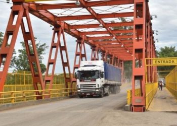 Quedó normalizado el tránsito por el paso fronterizo Clorinda-Falcón