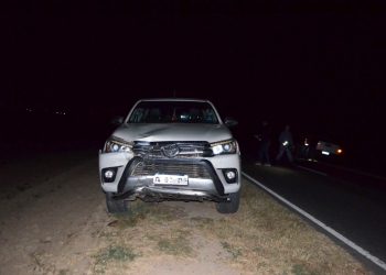 De madrugada, una camioneta chocó desde atrás a una moto y murió una joven de 22 años