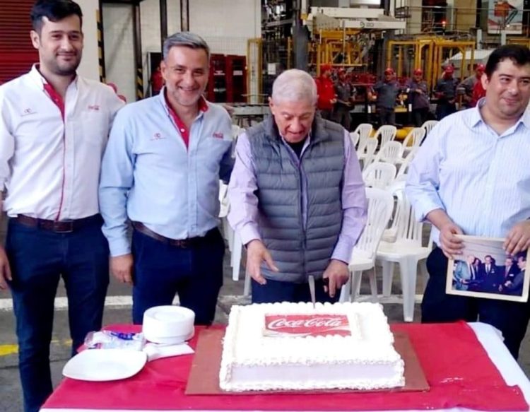 En el cumpleaños de Coca Cola, ahora en manos mexicanas, agasajaron a Amado Yege