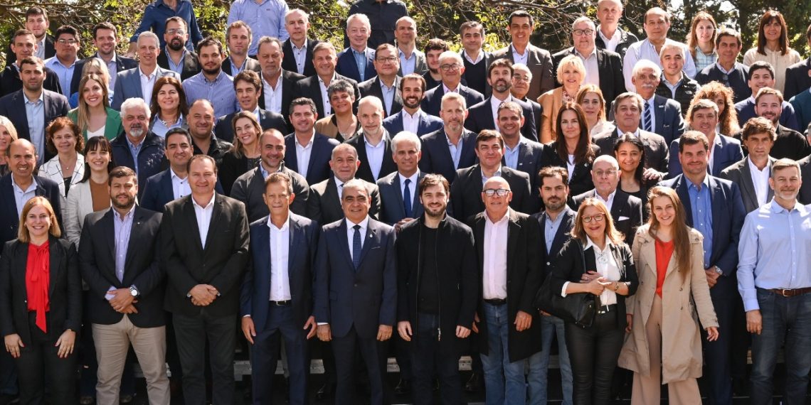Dirigentes de Formosa junto a Rodríguez Larreta en el lanzamiento de “Prepararse para gobernar: un país federal”