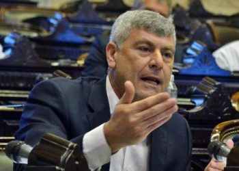 Buryaile: “Falta un programa económico, sobra improvisación”