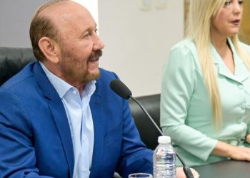 Insfrán anunció una suba salarial de 10% y bono de $30 mil que se abonará en diciembre