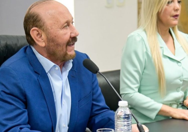 Insfrán anunció una suba salarial de 10% y bono de $30 mil que se abonará en diciembre