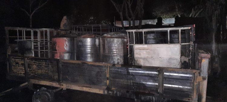 Ardió en llamas una vivienda que habría sido de acopio de nafta para pasarla a Paraguay